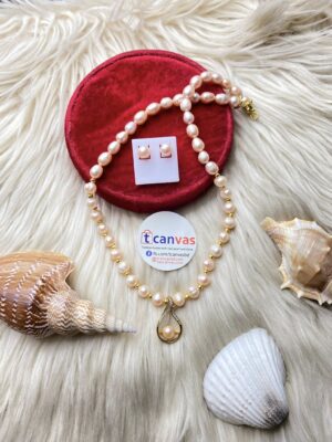 Pearl necklace