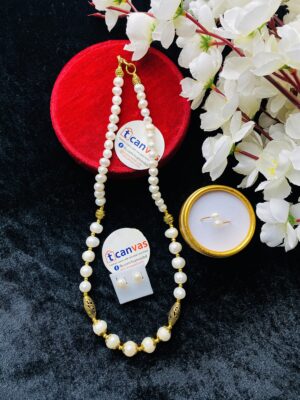 Pearl necklace