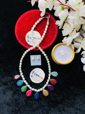 pearl necklace